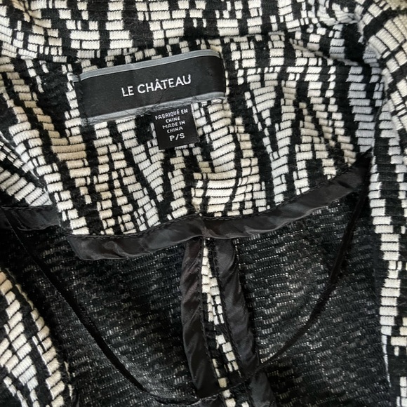 Le Chateau Long Sleeve Patterned Blazer with Belt Small - Picture 6 of 11